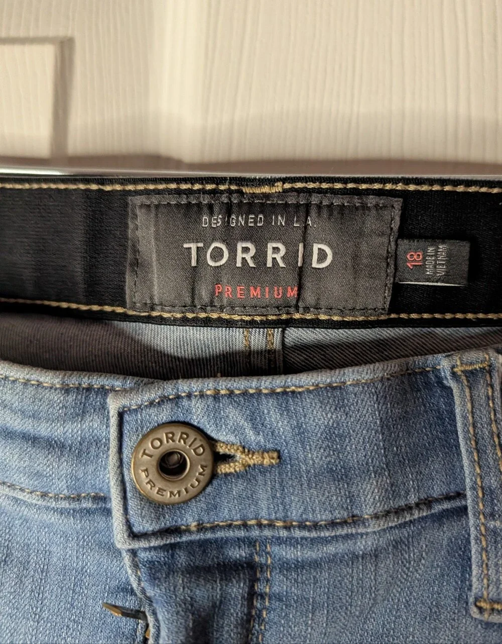 Torrid Premium Women’s Size 18 Light Wash Distressed Bermuda Denim Shorts